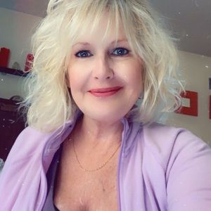 Meet your Posher, Desiree